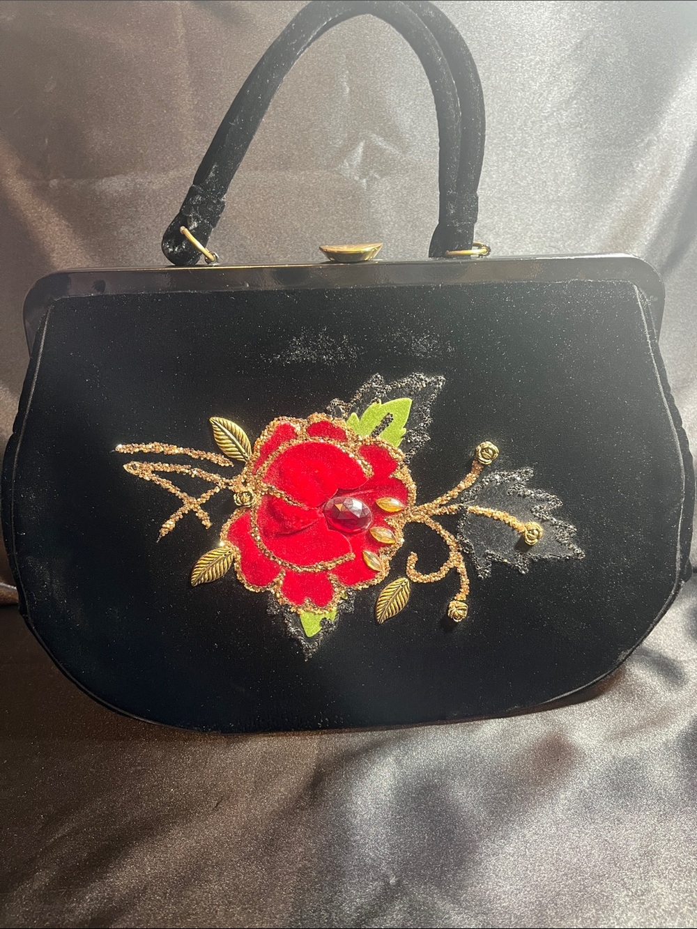 Vintage Fabrique Velvet Handbag with Red Floral Embroidery